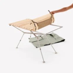 Quechua TABLE DE CAMPING COMPACTE 4/6 PERSONNES - PLATEAU BOIS - POCHE DE RANGEMENT -Camping Série Magasin table de camping compacte 46 personnes plateau bois poche de rangement 7